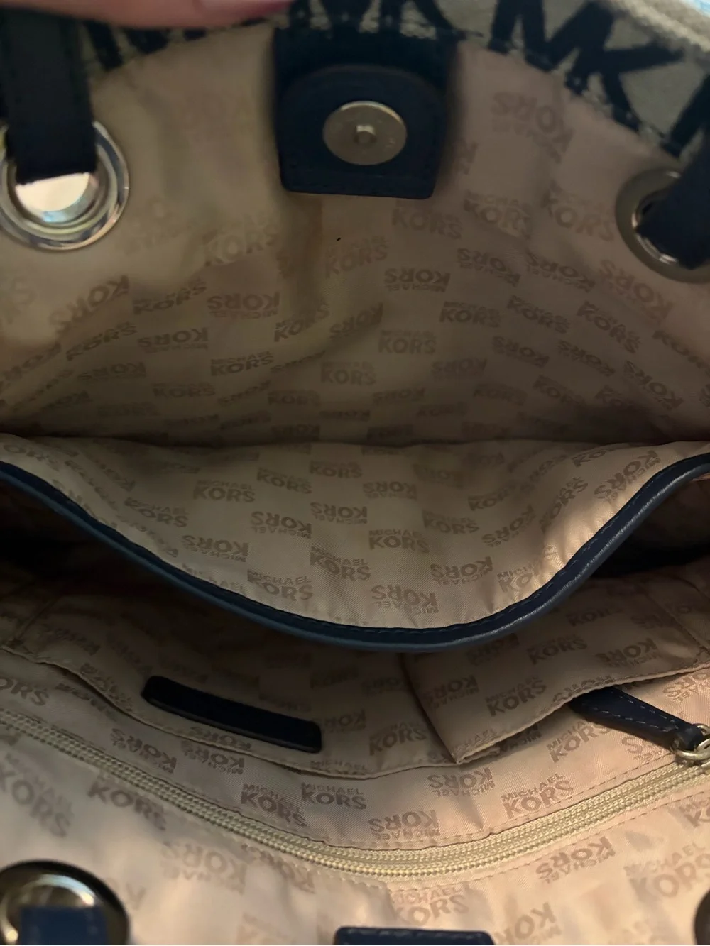 Michael Kors spacious logo